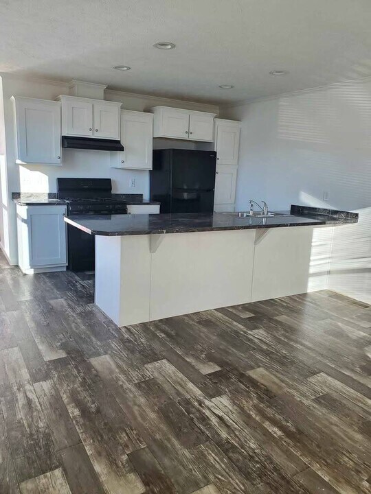 413 Rhett Lane in Altoona, PA - Building Photo