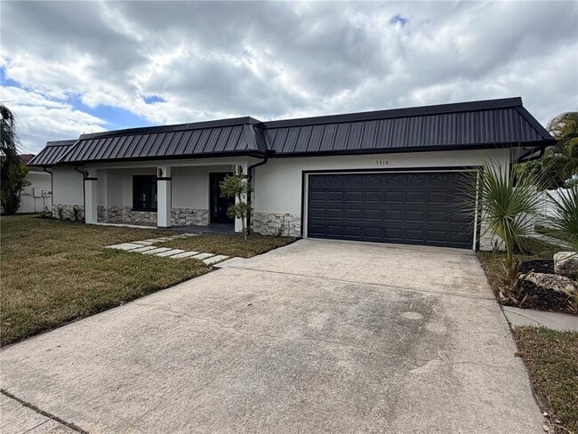 3918 Doral Dr in Tampa, FL - Building Photo - Building Photo