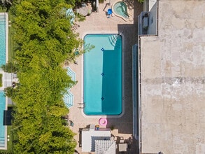 911 NE 4th St in Boca Raton, FL - Building Photo - Building Photo