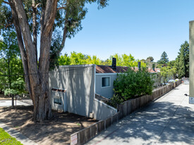 165 Okeefe St in Menlo Park, CA - Foto de edificio - Building Photo