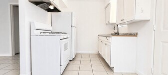7818 Oak Knoll Ln in Houston, TX - Building Photo