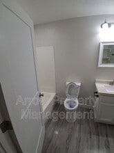 731 E Crawford St in Clay Center, KS - Building Photo - Building Photo