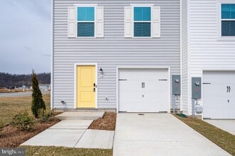 164 Rabbit Rd in Hedgesville, WV - Building Photo - Building Photo