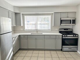 9203 Monroe Ave in Brookfield, IL - Building Photo