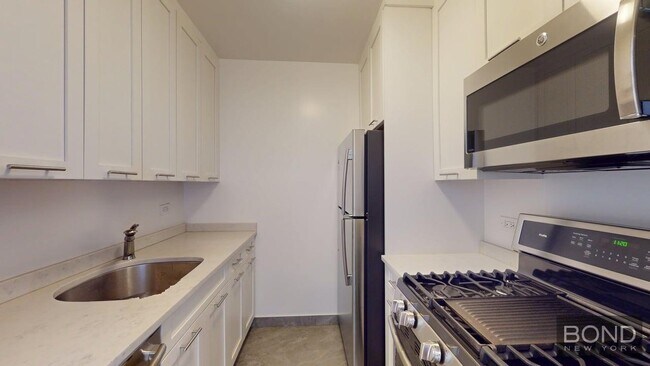 247 W 87th St in New York, NY - Building Photo - Building Photo