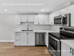 15 Briarsdale Dr in St Catharines, ON - Building Photo - Building Photo