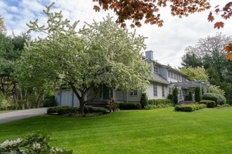 11 Clovelly Rd in Newton, MA - Building Photo - Building Photo
