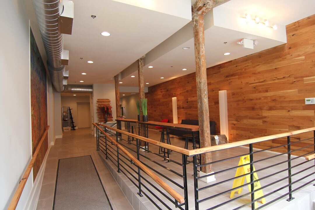105 N 2nd St in Philadelphia, PA - Building Photo