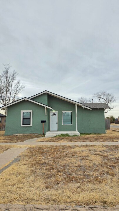 1600 7th Ave in Canyon, TX - Building Photo