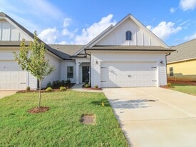 12529 Whitcomb Cir in Athens, AL - Building Photo