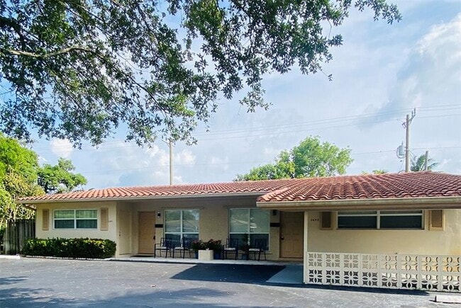 1643 NE 55th St in Fort Lauderdale, FL - Foto de edificio - Building Photo