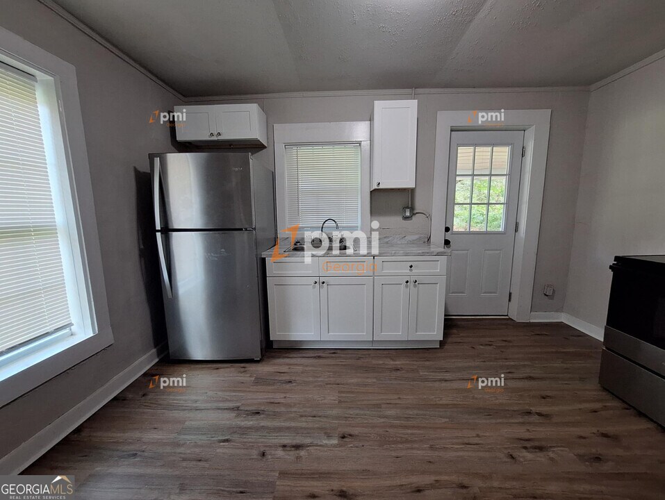 130 Irwin St in Cedartown, GA - Building Photo