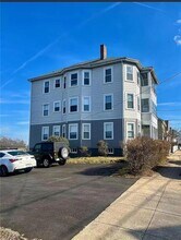 52 Clifford St-Unit -2 in Pawtucket, RI - Building Photo - Building Photo