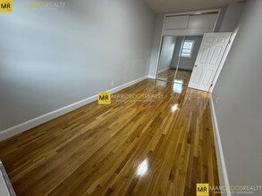 466 Commonwealth Ave, Unit 4 in Boston, MA - Building Photo - Building Photo