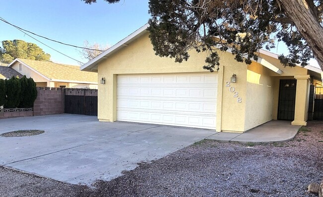2028 Chambers Ave in Kingman, AZ - Building Photo - Building Photo
