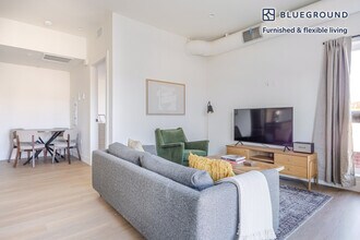 611 N Virgil Ave in Los Angeles, CA - Foto de edificio - Building Photo