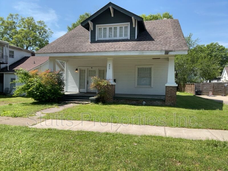 409 N Poplar St in Florence, AL - Building Photo