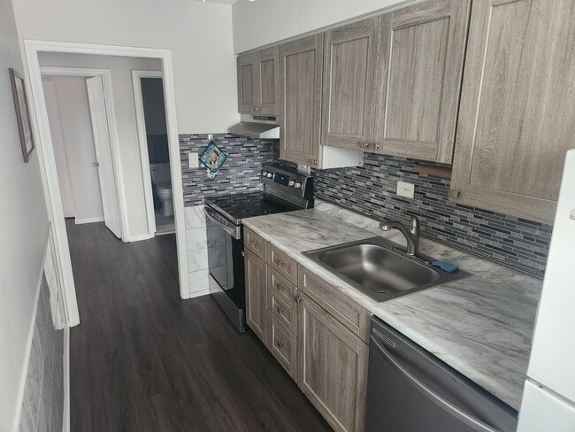 13797 Cedar Rd, Unit #302 in South Euclid, OH - Building Photo - Building Photo