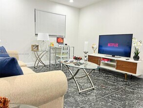 2784 NW 9th St in Fort Lauderdale, FL - Building Photo - Building Photo
