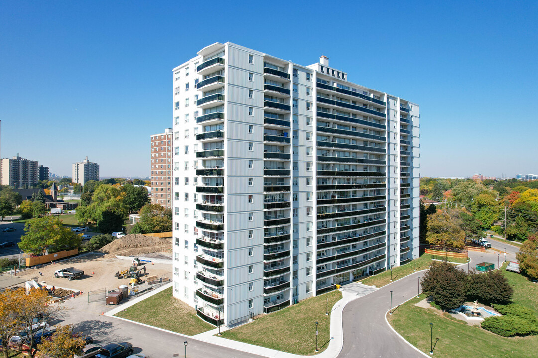 Godstone Residences in Toronto, ON - Building Photo