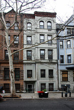 154 W 75th St in New York, NY - Building Photo - Building Photo