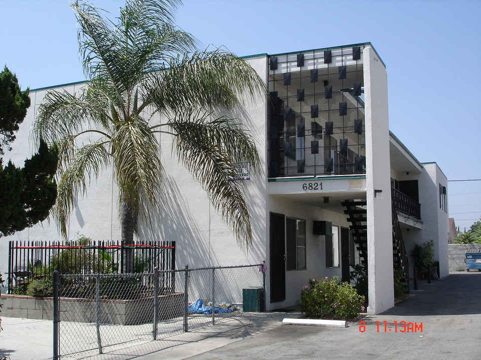 6821 Ben Ave #7 in North Hollywood, CA - Foto de edificio