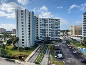 201 N Ocean Blvd, Unit PH11 in Pompano Beach, FL - Building Photo - Building Photo