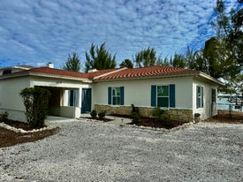 3217 Higel Ave in Sarasota, FL - Building Photo