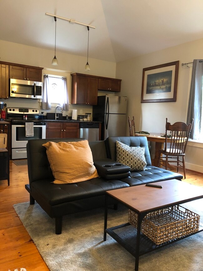 606 E 12th 1/2 St, Unit Apt A