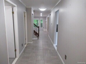 1816 Burning Bush Ct in Rochester Hills, MI - Building Photo - Building Photo
