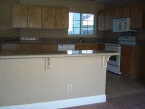 513 Scirocco Dr in Yuba City, CA - Building Photo - Building Photo