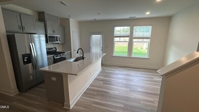 66 Bloodroot St, Unit 233-303R in Angier, NC - Foto de edificio - Building Photo