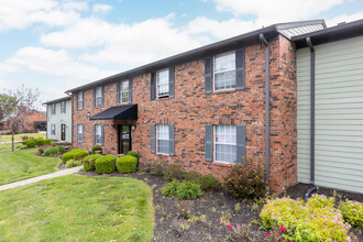 Pavilion Lakes Apartments in Evansville, IN - Building Photo - Building Photo