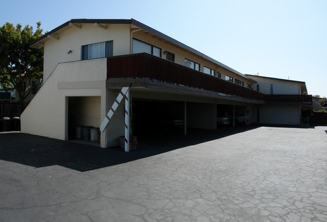 100 N La Cumbre Rd in Santa Barbara, CA - Foto de edificio - Building Photo