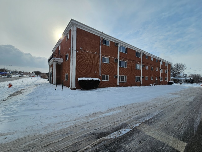 14815-14835 Euclid Ave in East Cleveland, OH - Building Photo - Building Photo