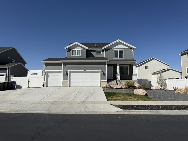 property at 838 S Criddle Rd