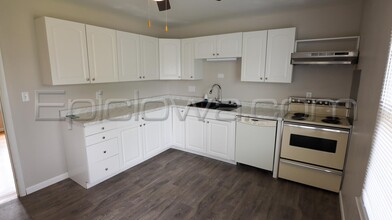 5442 Gordon Ave NW in Cedar Rapids, IA - Building Photo - Building Photo