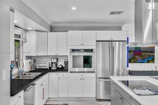 2191 SW 27th Ln in Fort Lauderdale, FL - Building Photo