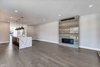 1328 W Hubbard St in Chicago, IL - Building Photo - Building Photo