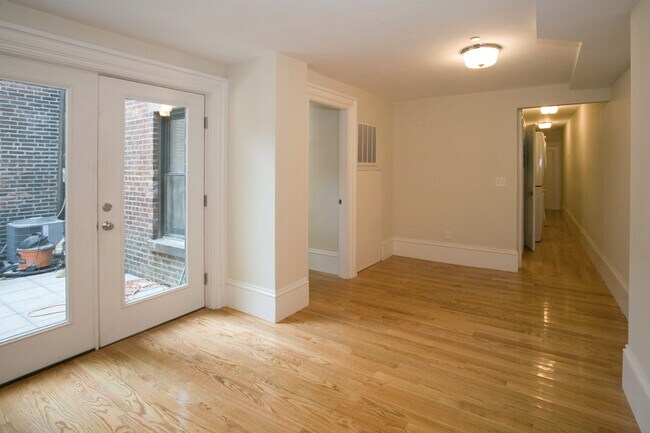 652 Massachusetts Ave in Boston, MA - Building Photo - Building Photo