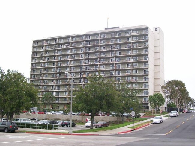 340 S Mesa St in Los Angeles, CA - Building Photo - Building Photo