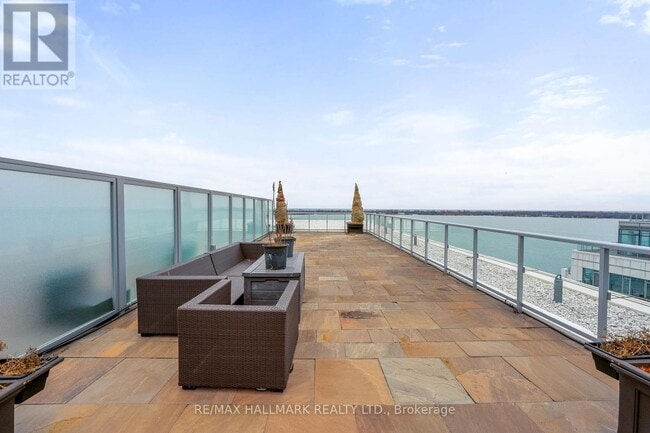 property at 39 Queens Quay E