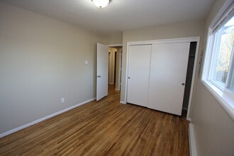 1626 Southeast Lexington Street, Unit 3 in Portland, OR - Foto de edificio - Building Photo