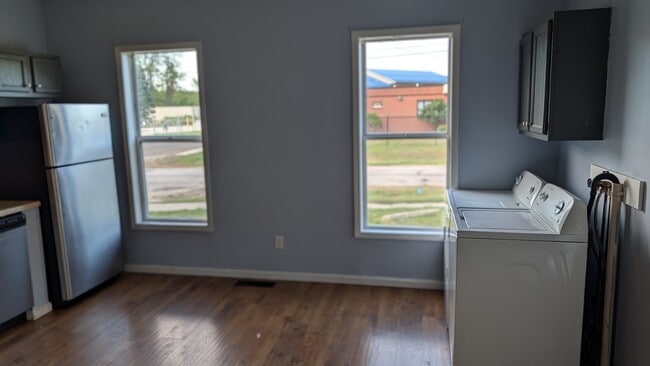 426 W Elm St, Unit A in Kent, OH - Foto de edificio - Building Photo