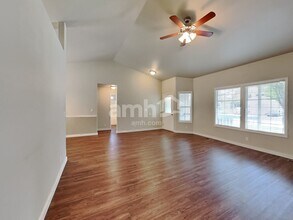 257 S Delphinium Ave in Star, ID - Foto de edificio - Building Photo