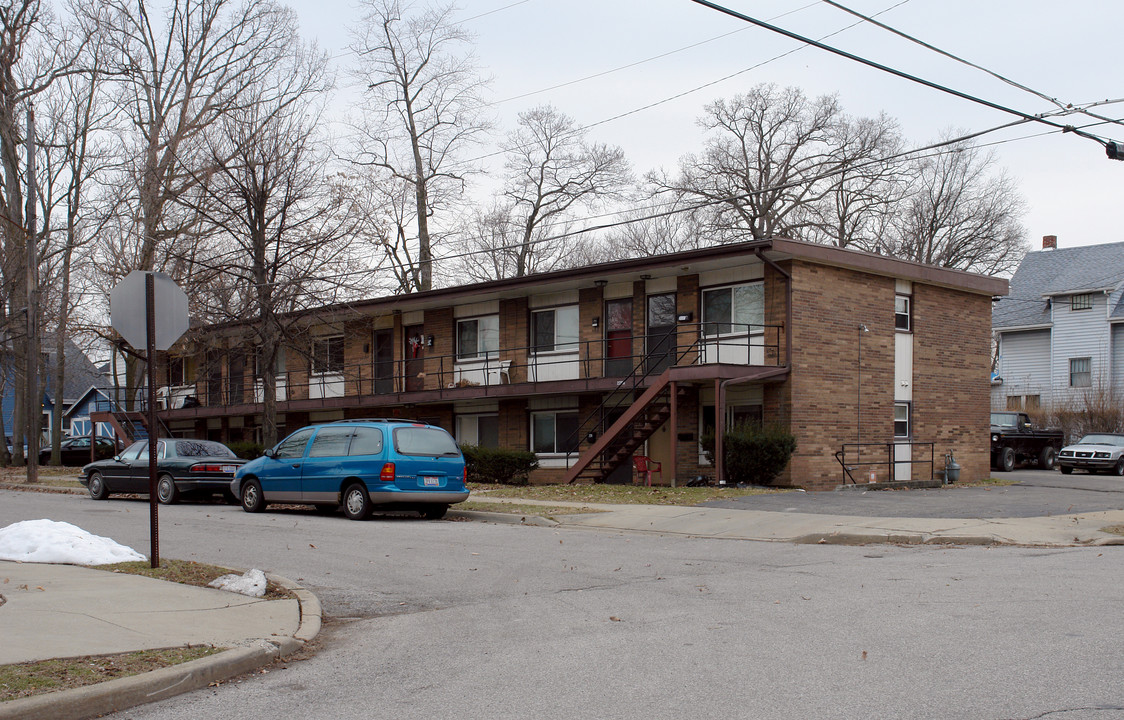 Multi Family in Akron, OH - Building Photo