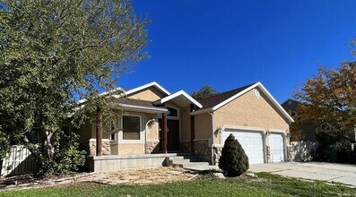 6363 Murray Bluffs Dr in Salt Lake City, UT - Building Photo - Building Photo