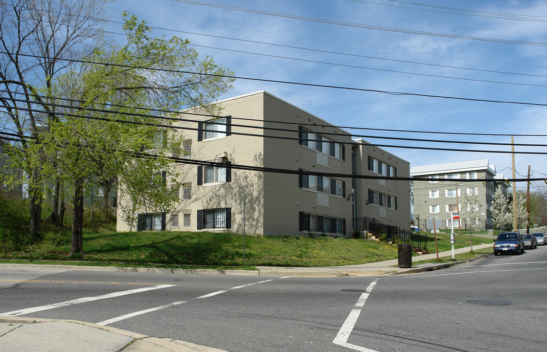 Barnaby House in Washington, DC - Building Photo