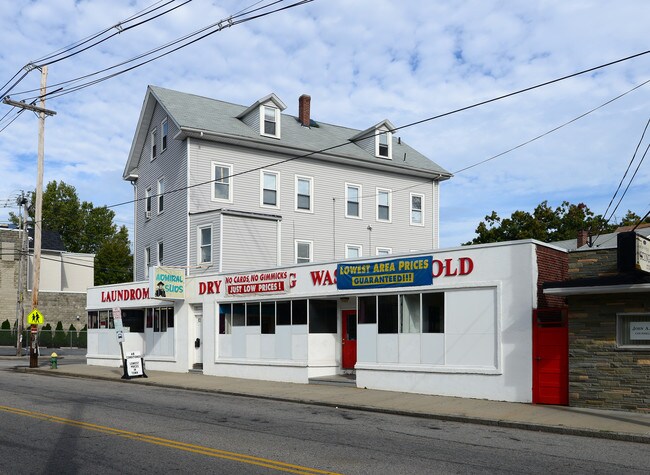363-365 Admiral St in Providence, RI - Foto de edificio - Building Photo