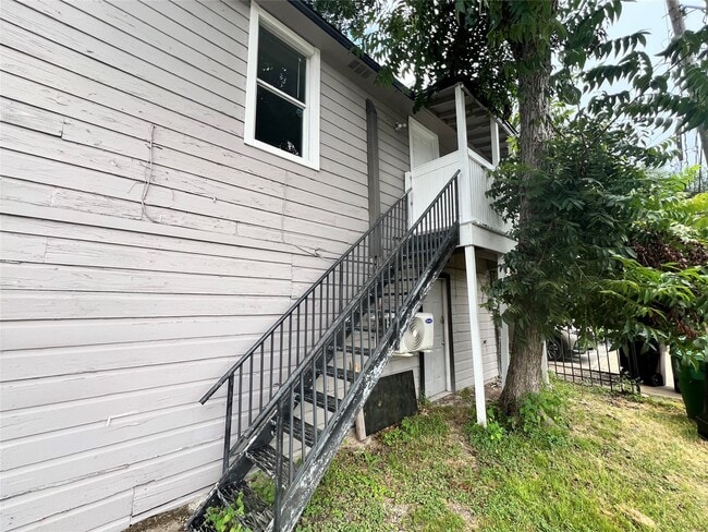 property at 1514 W 14th St